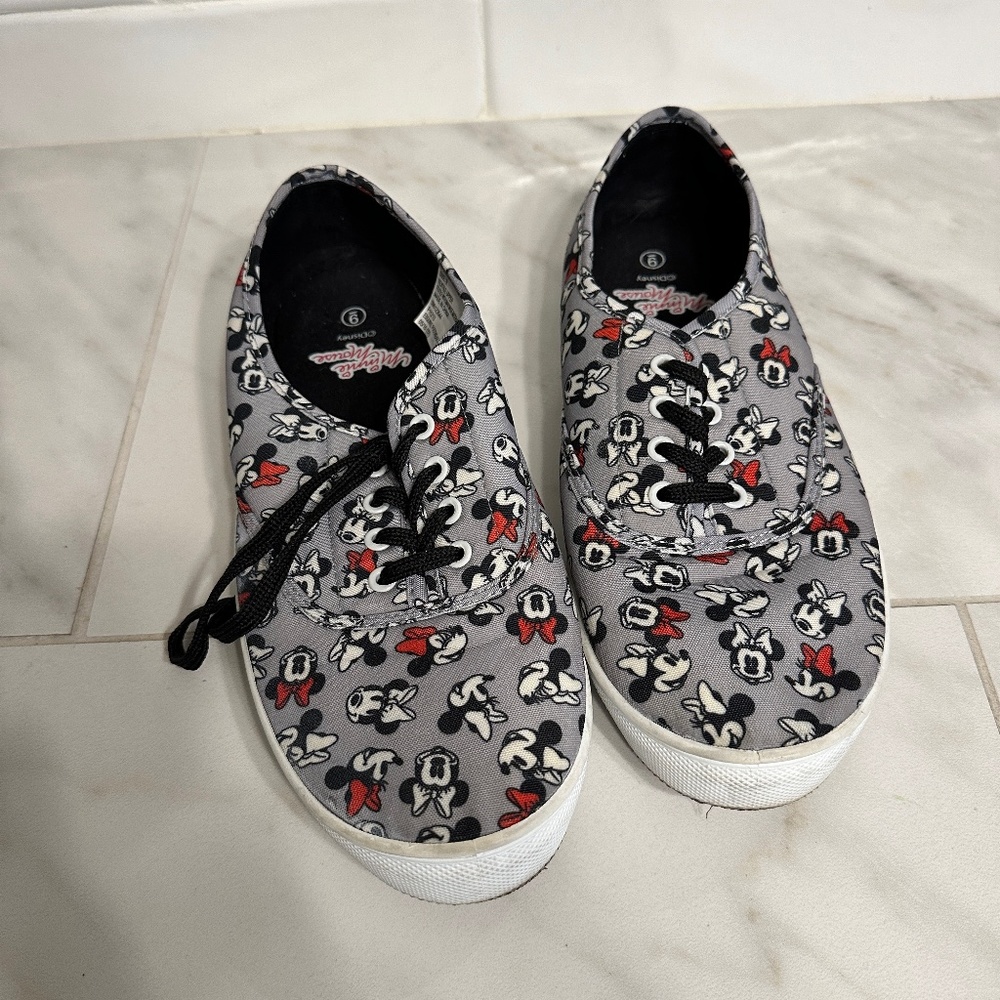 Minnie Mouse Shoes, size 9